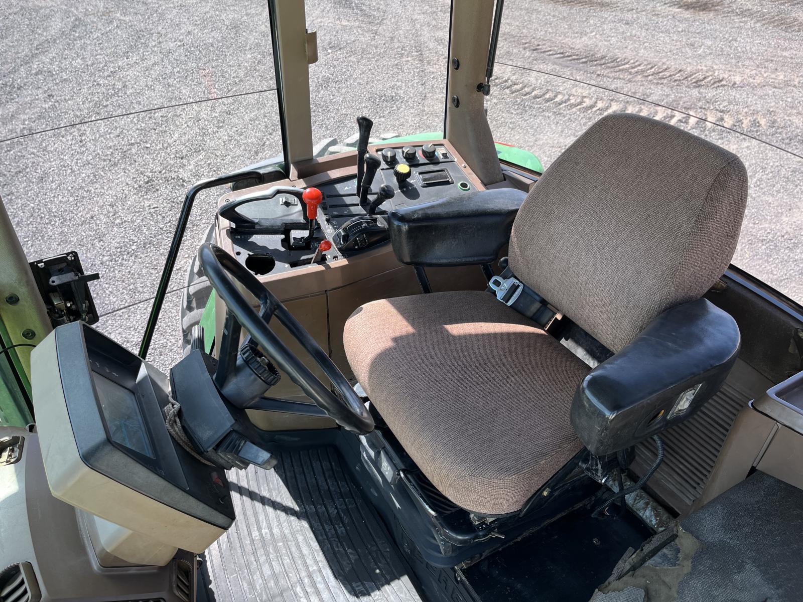 ./imagenes/INVOICE/2019/17576/TRACTOR JOHN DEERE 7800 (29).JPG